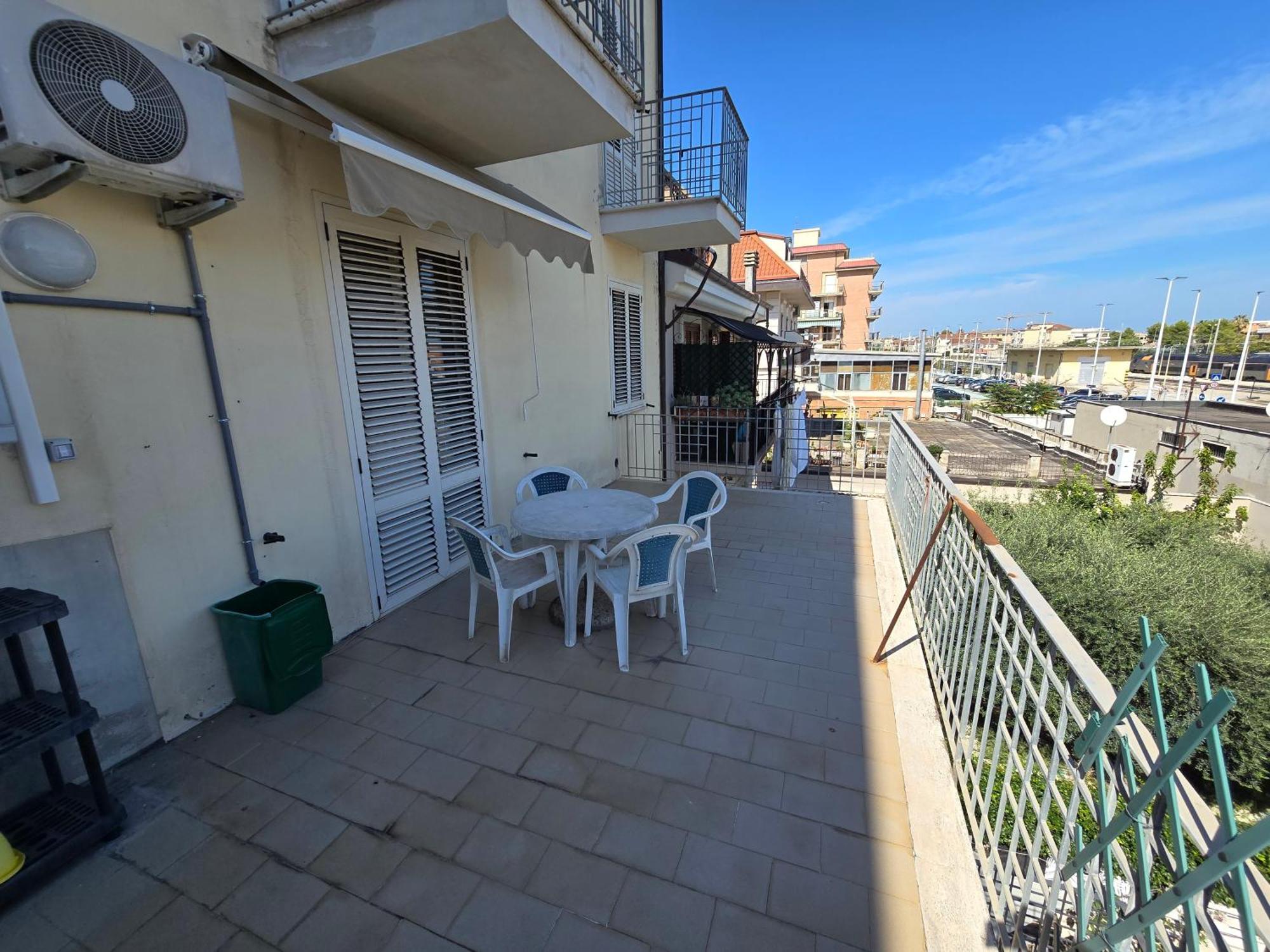 Appartamento Mare Сан-Бенедетто-дель-Тронто Екстер'єр фото